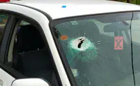 Israeli driver injured by hammer thrown by Arab terrorists