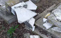 רומניה: חוללו 70 קברים בבית עלמין 
