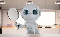צפו: הרובוט שמשגע את יפן