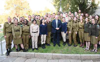 Pres. Rivlin celebrates Passover with lone soldiers