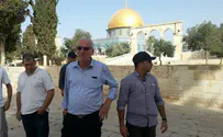 Watch: Minister Ariel recites priestly blessing on Temple Mount