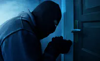 Man calls locksmith - to aid in break-in