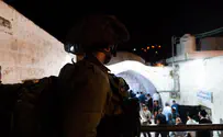 Bomb defused, Arabs riot as Jews visit Joseph's Tomb