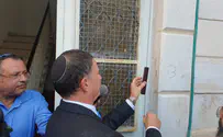 Watch: Knesset Speaker affixes mezuzah in Machpelah House