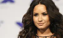 Demi Lovato's photo with special needs kids in J'lem goes viral