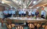קצינים בכירים בסוכת ראש מועצת חברון