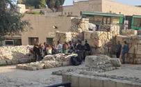 IDF journalism cadets tour Temple Mount with no kippot, uniform