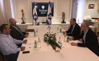 Meeting between Likud, Blue and White commences