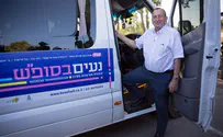 Taxi drivers: Shabbat buses costing us 30% of our profits