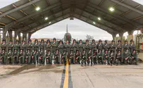 40 בוגרי קורס טיס על מגרש המסדרים