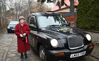Poland: Elderly Holocaust rescuers enjoy free taxi service