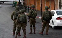 Watch: Arabs attack IDF soldiers - with no response