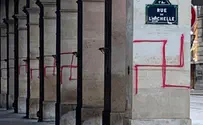 כתובות נאצה רוססו בלב פריז