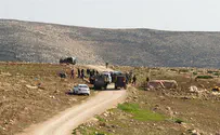 Watch: Arabs attack Jews near Kochav Hashachar