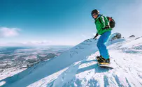 מזעזע: סקי בין קברי אחים בבוכנוואלד