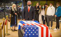Sheldon Adelson's coffin arrives in Israel