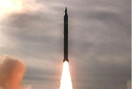 Iranian Sejjil 2 missile test launch 