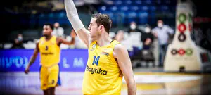 גם בליגה: מכבי ת"א הביסה את חולון 