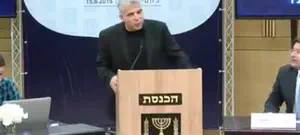 כשיאיר לפיד הצדיע לחב"ד. צפו