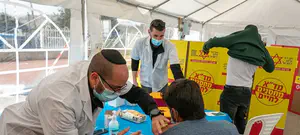 ישראל חתמה עם פייזר על הסכם לרכישת מיליוני חיסונים ל-2022 