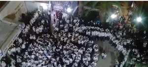 ריקודים ותפילה חגיגית במרכז-הרב