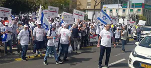 נכי צה"ל מפגינים: "מישהו מתגייס עם עורך דין לצבא?"