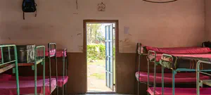 "הייתי חולם על אמא ומתעורר לחדר בפנימייה"