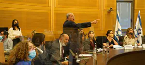 עימות בישיבת הוועדה המסדרת