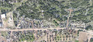 בלב שמורת הטבע: תעשייה פיראטית של פירוק וגריטת רכבים