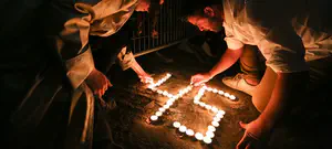 תיעוד מ-2015: החסידים קראו לעזרה, השוטרים לא יכלו לעבור בגלל הצפיפות