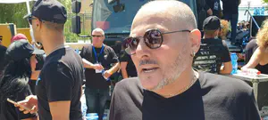 שברי רקטה נפלו ליד ביתו של הזמר ישי לוי, "הייתי באמצע הנחת תפילין, שמענו אזעקה"