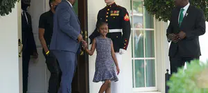 "הבאנו לה גלידה וצ׳יטוס": בתו של ג'ורג' פלויד ביקרה בבית הלבן