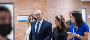 קשיים במשא ומתן: רע''מ דורשת לבטל את חוק קמיניץ, בנט מתנגד