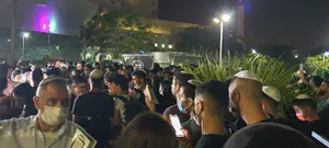 אב הלוחם הפצוע הטיח בנתניהו: "תפסיקו לחפש את הכיסאות שלכם, תעשו יד אחת"