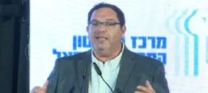 שר החינוך נגד המירוץ אחרי מבחנים וציונים