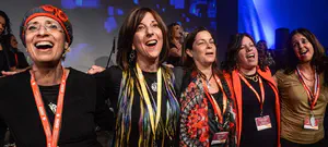 אימהות מרחבי העולם יחגגו את יום האם