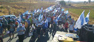 ''האדמה מתבוססת בדמו של אבי''