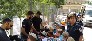 השוטרים באו לשמח את ילדי עתניאל