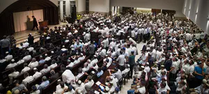 הרב טאו מבקר את משרד החינוך