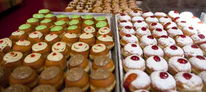 האם יש מצווה לאכול סופגניות בחנוכה?