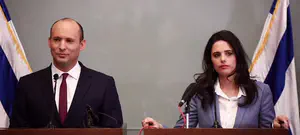 בנט מציב אולטימטום לשקד