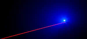 בלי ידיים: הדלקת נר ראשון של חנוכה באמצעות לייזר