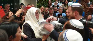 צפו: ברית המילה לבנו של אורן חזן