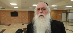 יהדות התורה קורצת למצביעים הדתיים?