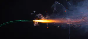 תיעוד: מתקפת זיקוקים על בית חבר המועצה