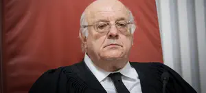 בג"ץ: רישום הורה לא ביולוגי - רק בצו