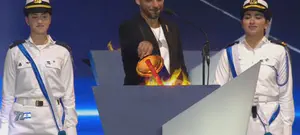 הודה לחיילים ובכה: עידן רייכל השיא משואה