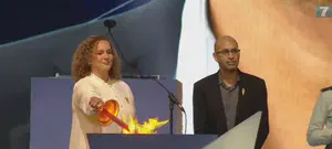 צפו: משואה לכבוד האחים והאחיות