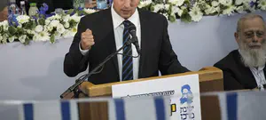 חושש מביקורת: נפתלי בנט לא יגיע לעצרת יום ירושלים ב"מרכז הרב"