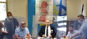 הקואליציה מאפשרת העברת כסף למחבלים?